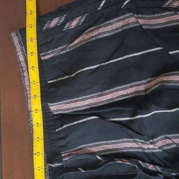 Two (2) pairs XXL shorts Gap & Old Navy 🌛 - Picture 4 of 16